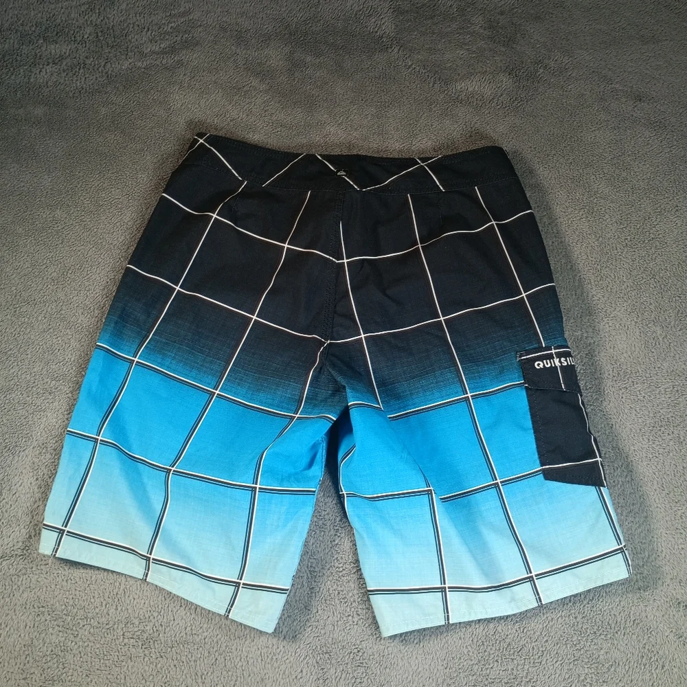 Quicksilver Shorts 32w - Picture 6 of 8